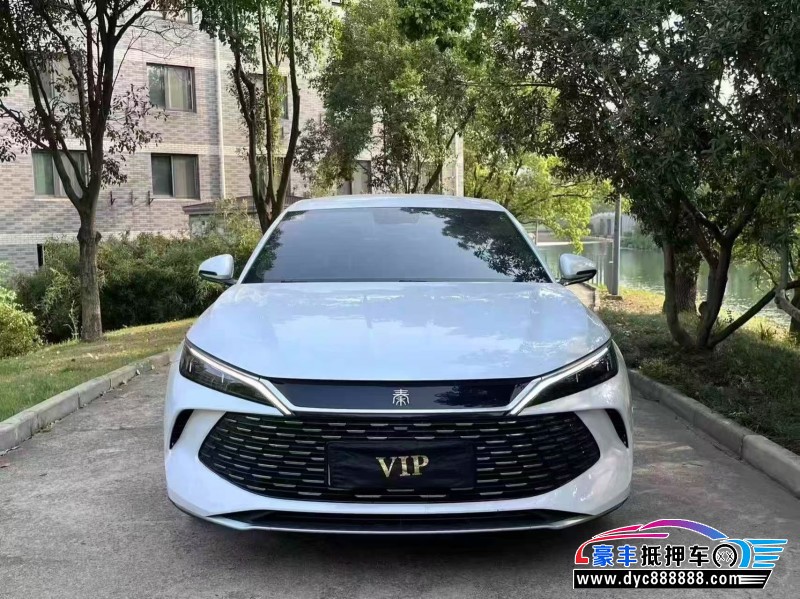 抵押车出售24年比亚迪秦轿车