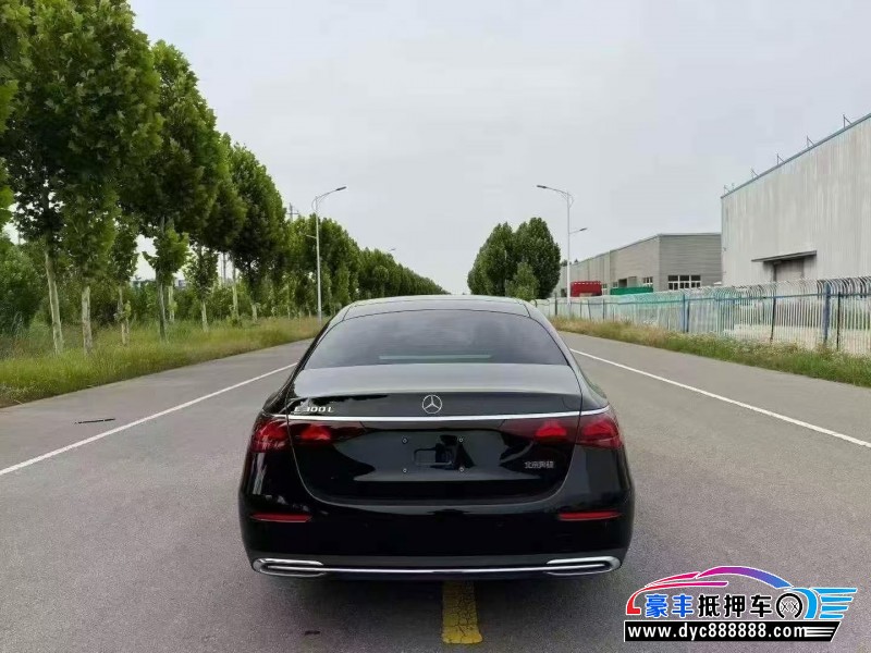 25年奔驰E轿车抵押车出售