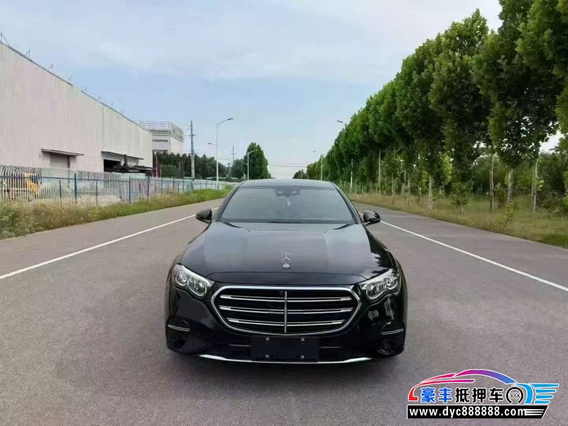 25年奔驰E轿车抵押车出售