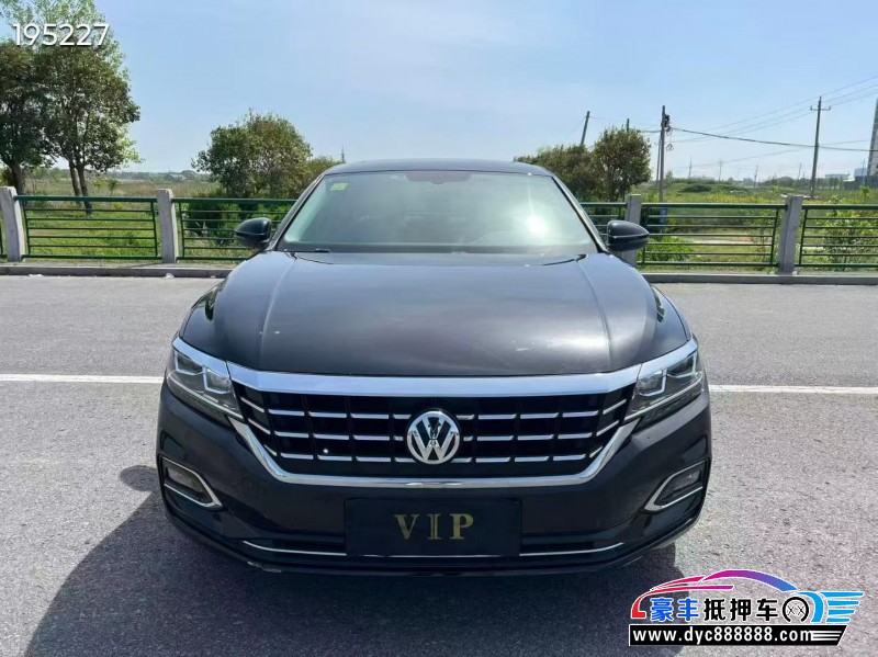 抵押车出售19年大众帕萨特轿车