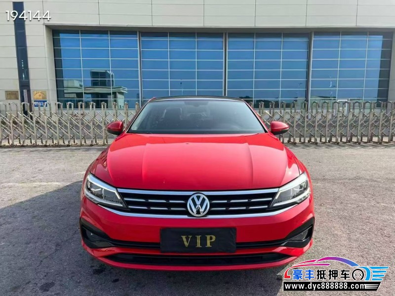 抵押车出售21年大众凌渡轿车