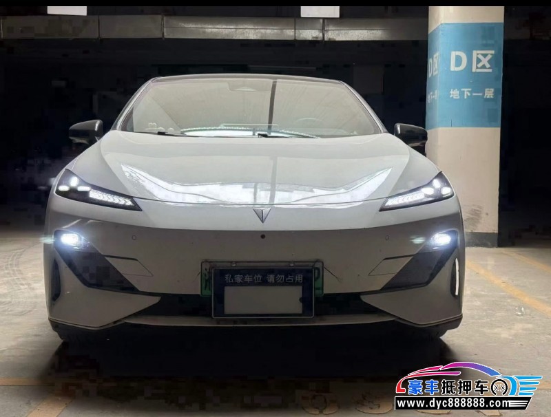 抵押车出售24年长安深蓝SL03轿车