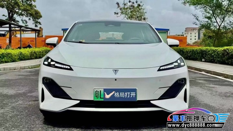 抵押车出售24年长安深蓝SL03轿车