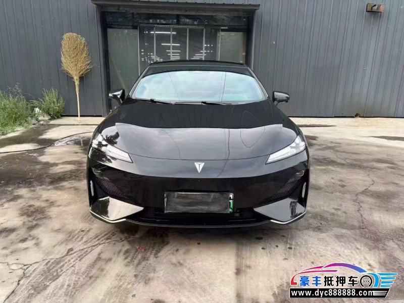 抵押车出售24年长安深蓝SL03轿车
