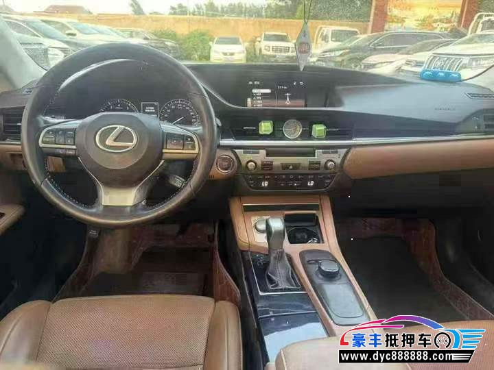 16年雷克萨斯ES轿车抵押车出售