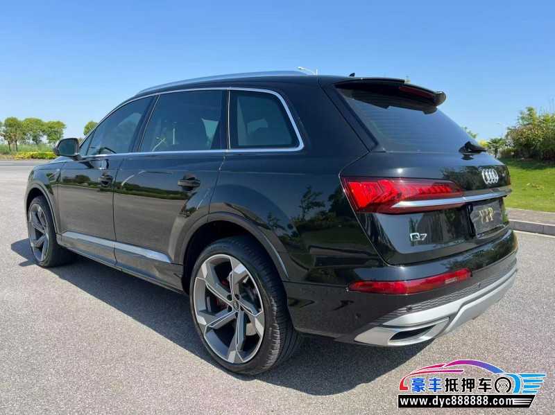 23年奥迪Q7轿车抵押车出售