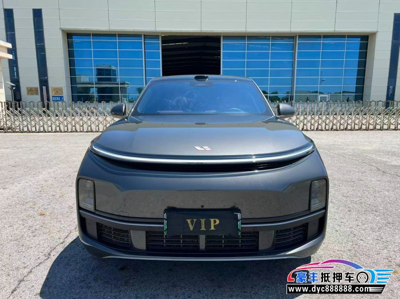 抵押车出售25年理想L9轿车