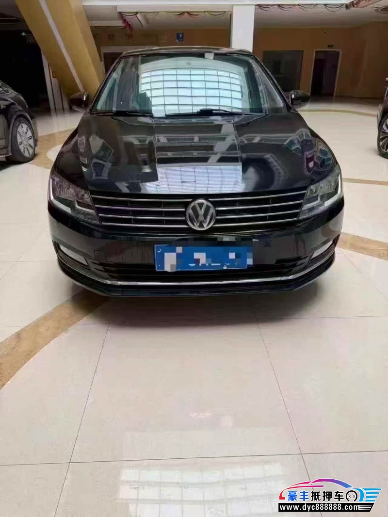 抵押车出售18年大众朗逸轿车