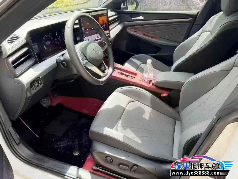 25年大众凌渡轿车抵押车出售