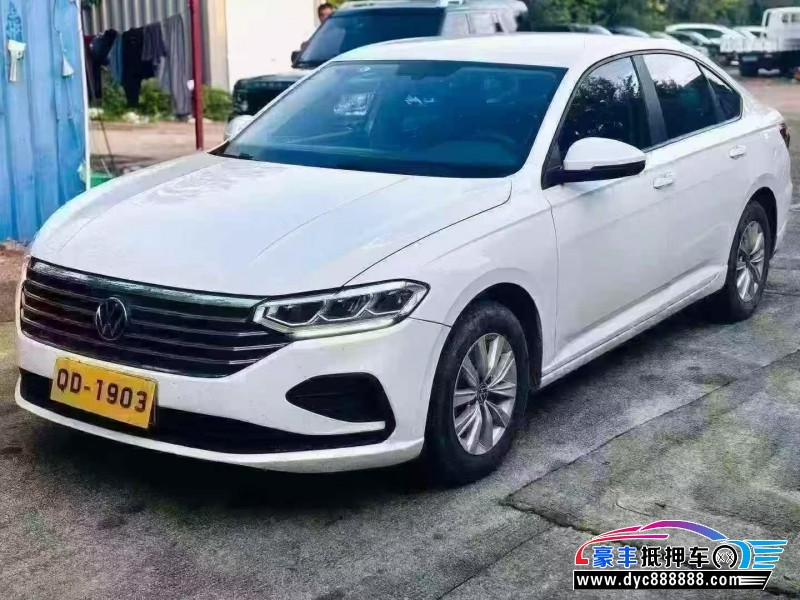抵押车出售23年大众朗逸轿车