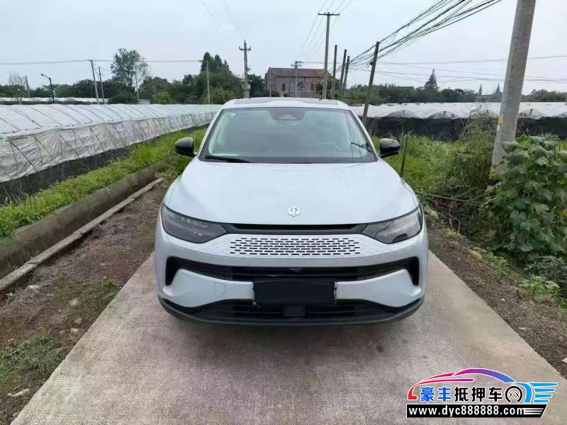 抵押车出售23年零跑C11轿车