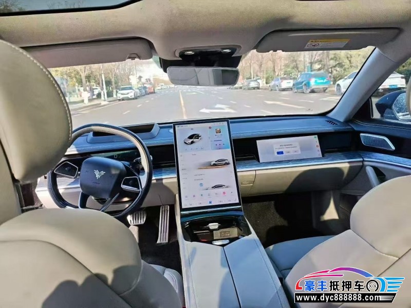 23年哪吒S轿车抵押车出售