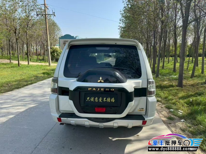 20年三菱帕杰罗轿车抵押车出售