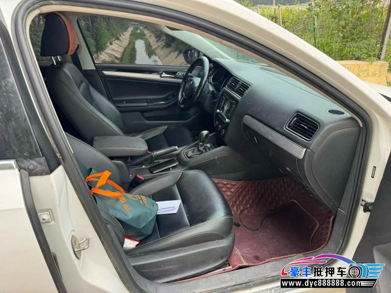 18年大众速腾轿车抵押车出售