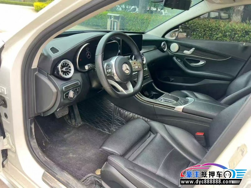22年奔驰C轿车抵押车出售