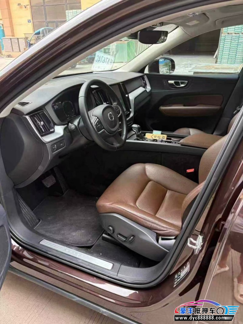 18年沃尔沃XC60轿车抵押车出售