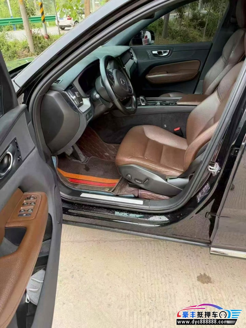 21年沃尔沃XC60轿车抵押车出售