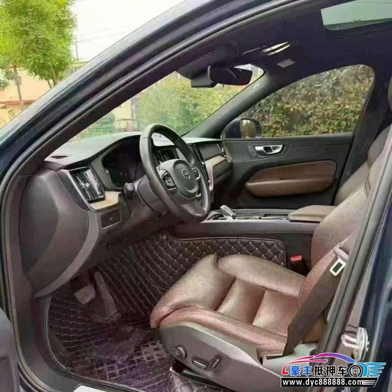 24年沃尔沃XC60轿车抵押车出售