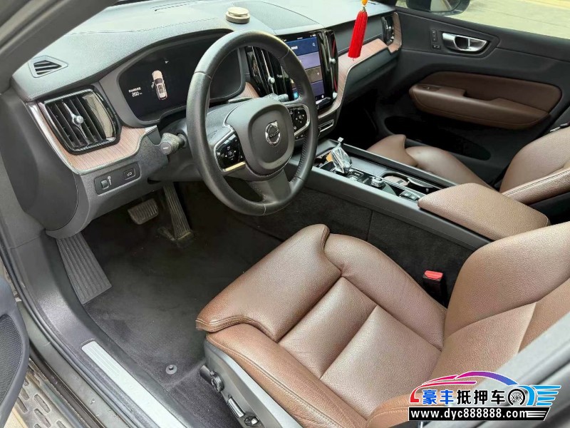22年沃尔沃XC60轿车抵押车出售