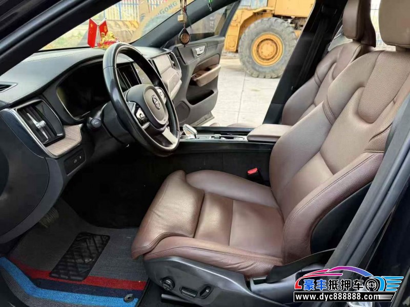 23年沃尔沃XC60轿车抵押车出售
