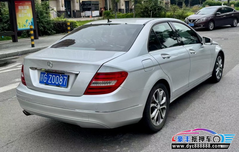 13年奔驰C轿车抵押车出售
