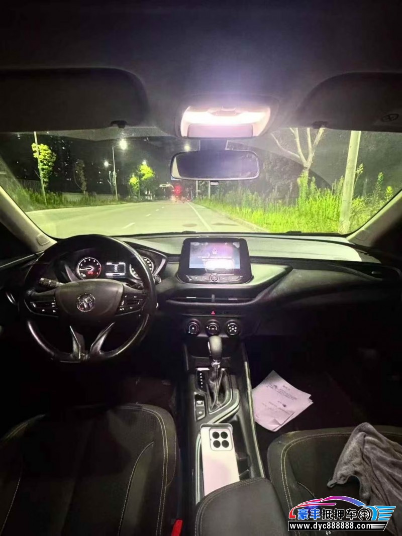 22年别克威朗轿车抵押车出售