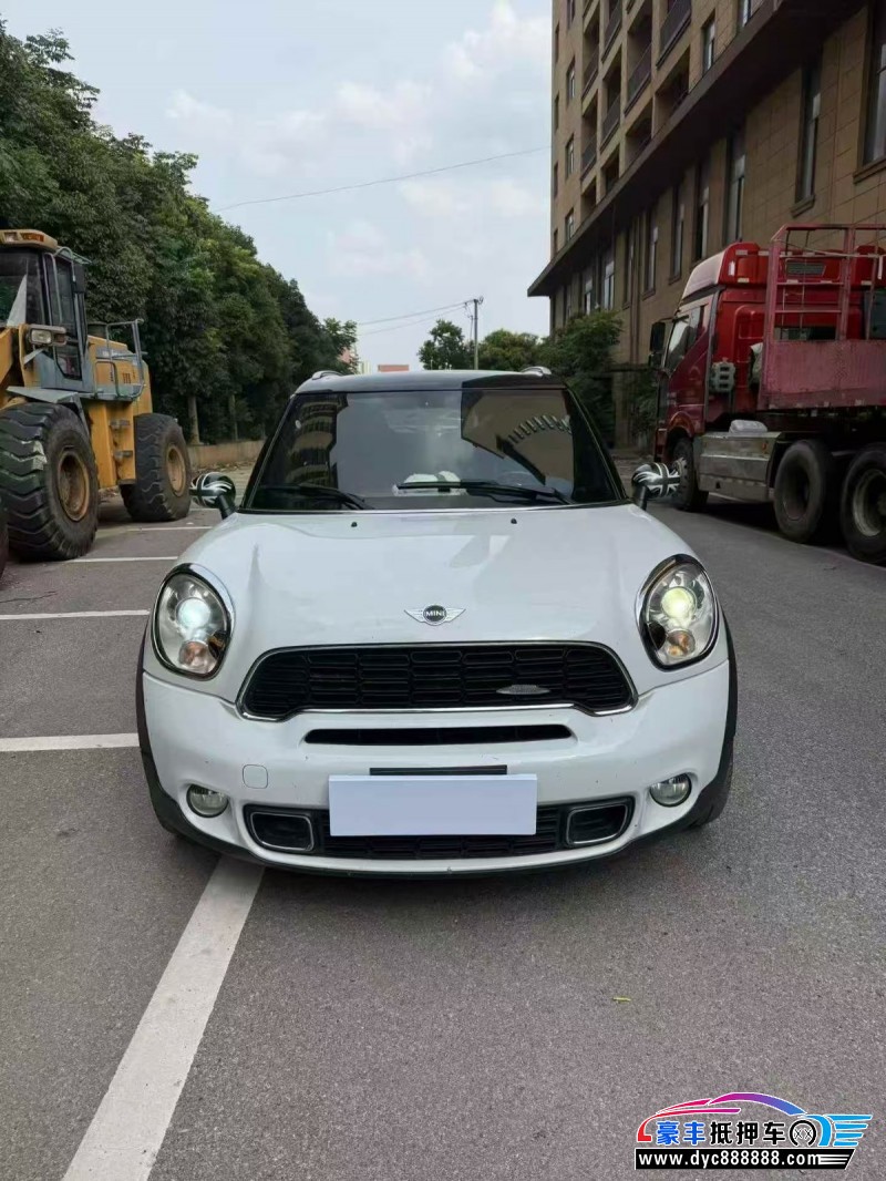 抵押车出售13年宝马MINI轿车