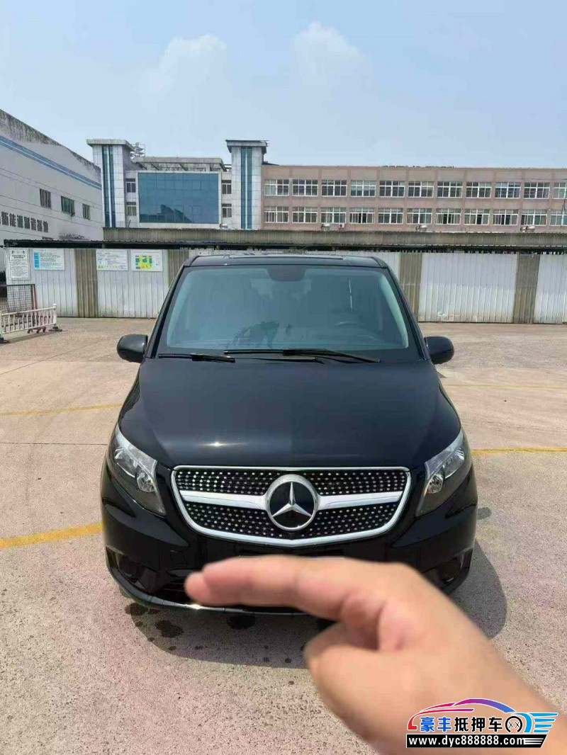22年奔驰威霆轿车抵押车出售