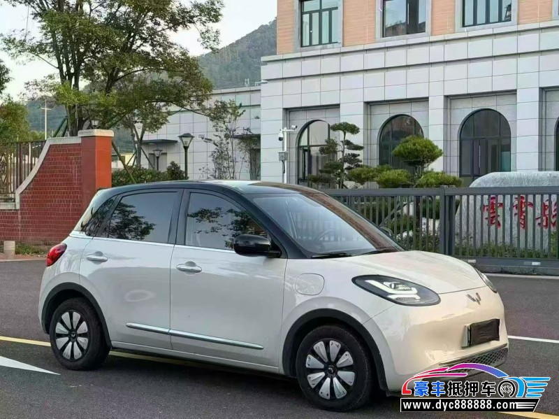 23年五菱缤果轿车抵押车出售