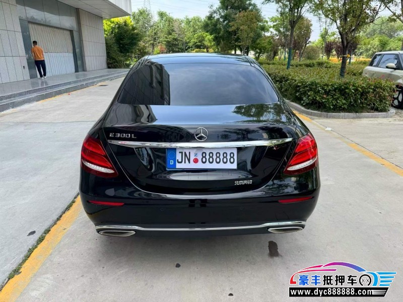 20年奔驰E轿车抵押车出售
