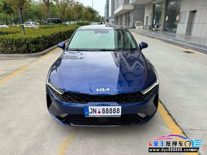 抵押车出售22年起亚K5轿车