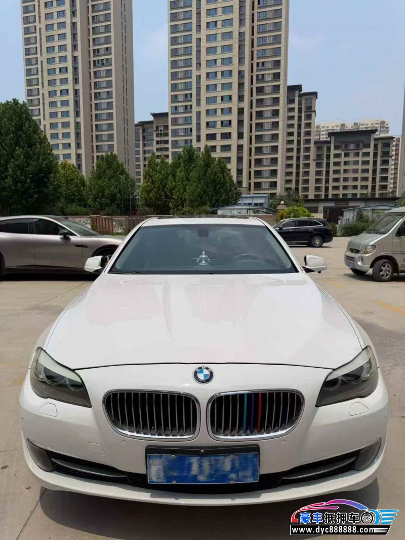 抵押车出售13年宝马5系轿车
