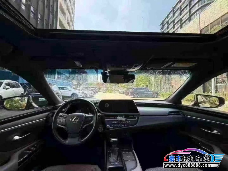 22年雷克萨斯ES轿车抵押车出售