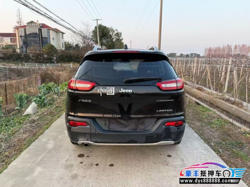 20年Jeep自由光轿车抵押车出售
