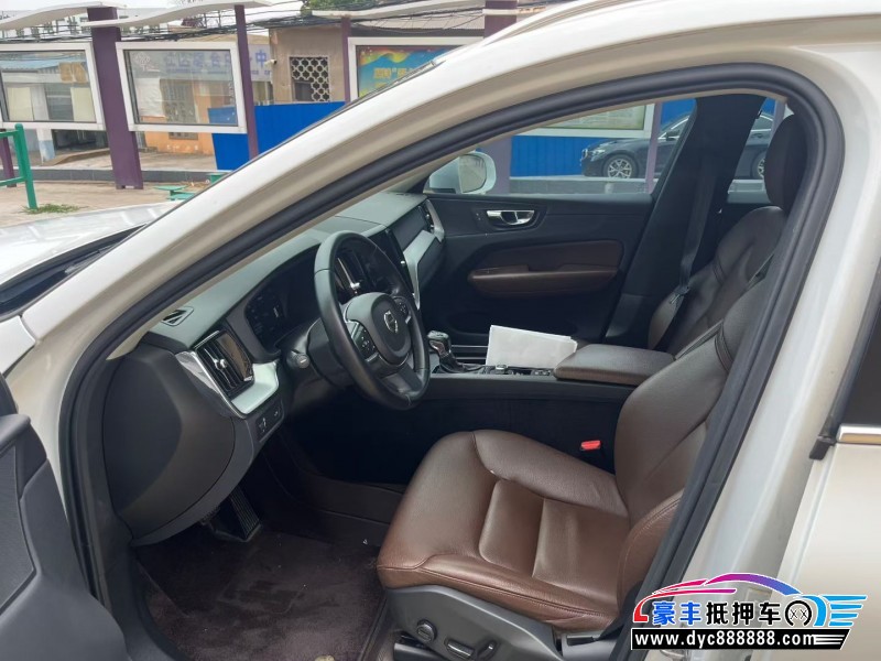 19年沃尔沃XC60轿车抵押车出售