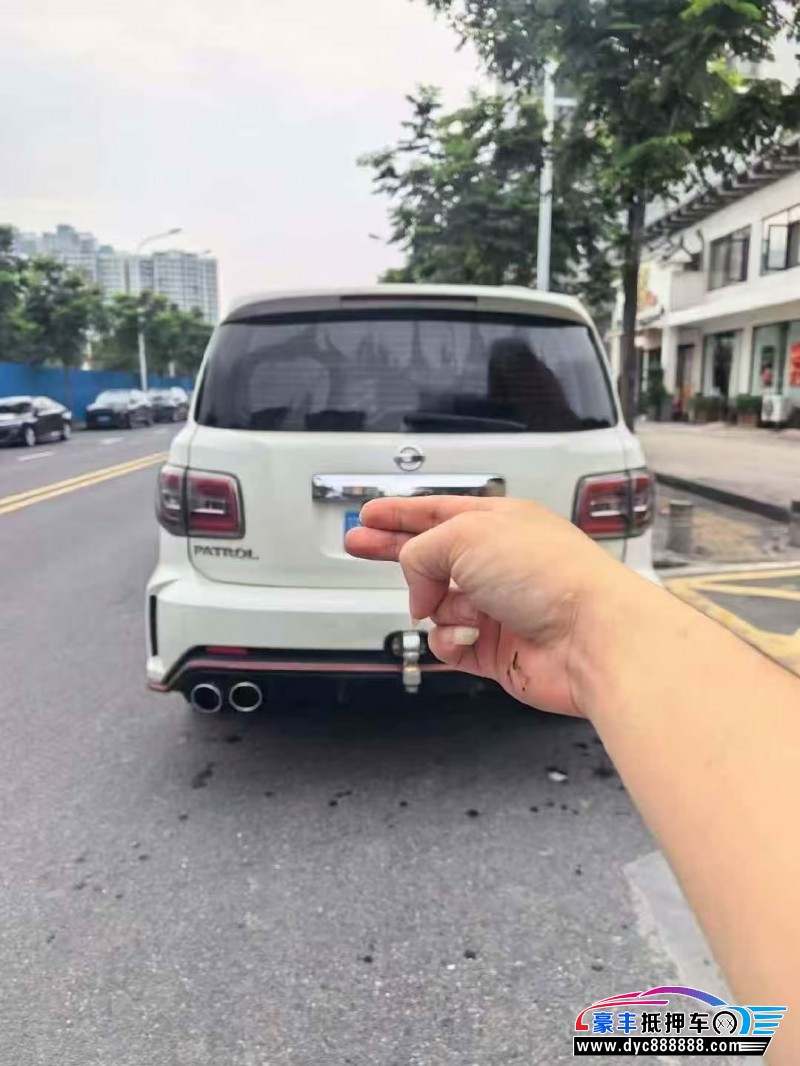 17年日产途乐轿车抵押车出售