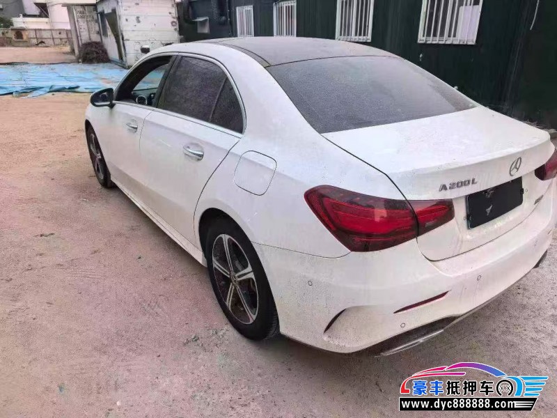 24年奔驰A轿车抵押车出售