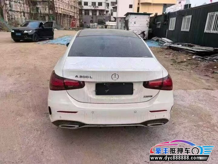 24年奔驰A轿车抵押车出售