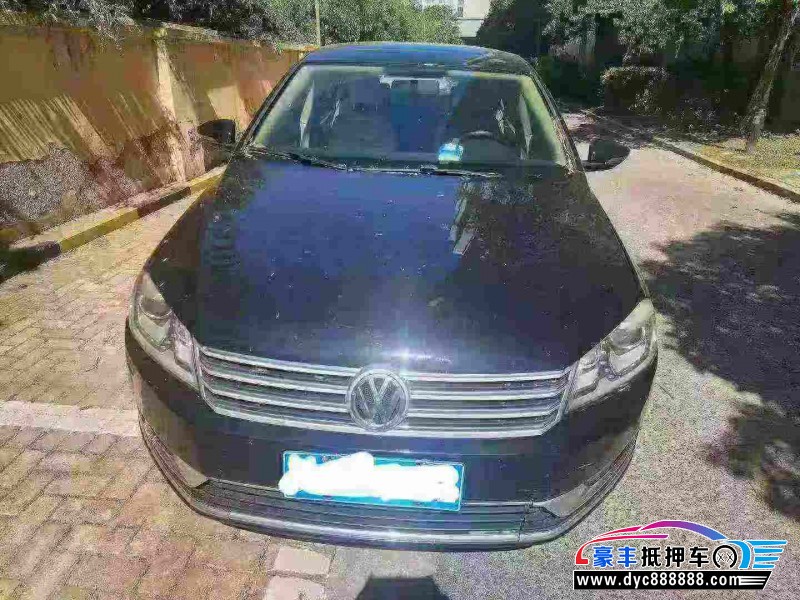12年大众迈腾轿车抵押车出售