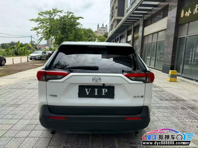 21年丰田RAV4轿车抵押车出售
