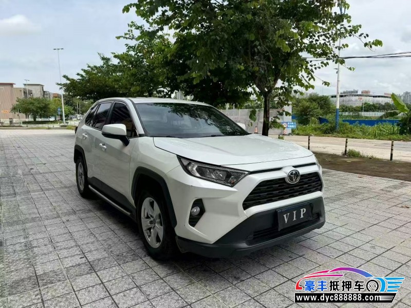 21年丰田RAV4轿车抵押车出售
