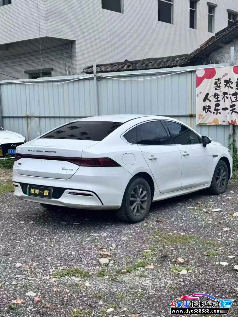 25年比亚迪秦轿车抵押车出售