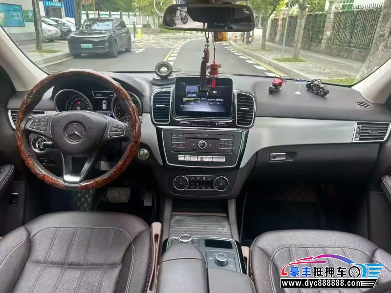 19年奔驰GLE轿车抵押车出售