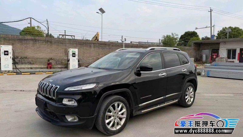 15年Jeep自由光轿车抵押车出售