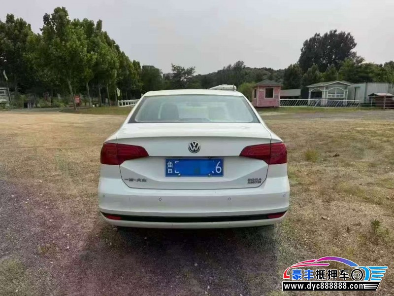 17年大众宝来轿车抵押车出售