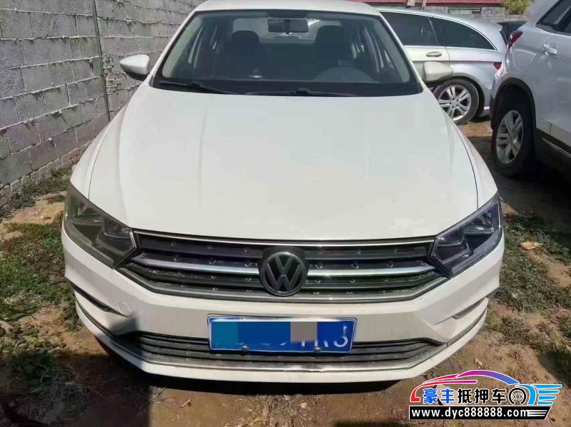 抵押车出售17年大众宝来轿车