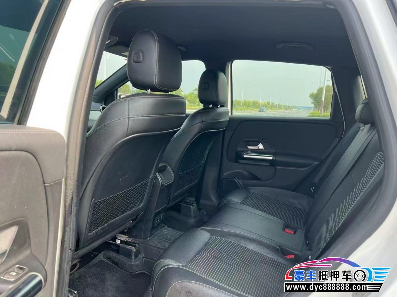 21年奔驰B轿车抵押车出售