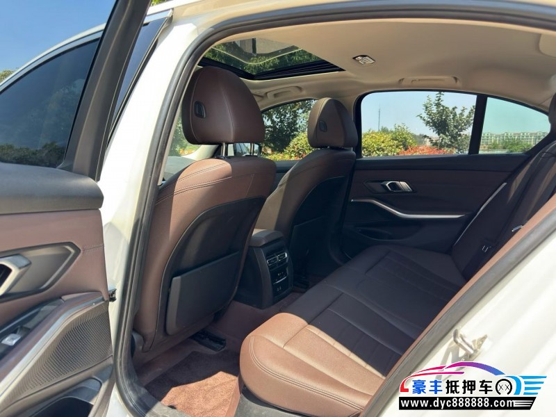 20年宝马3系轿车抵押车出售