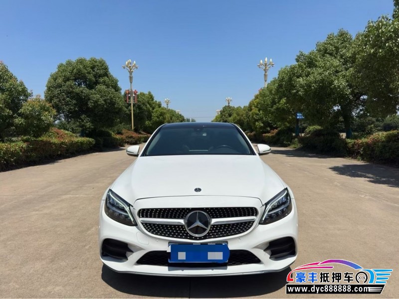 19年奔驰C轿车抵押车出售
