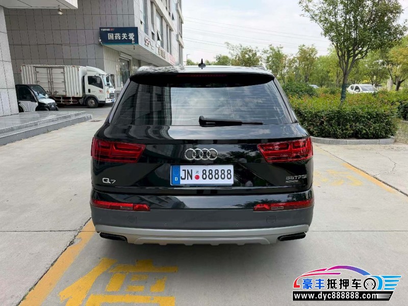 16年奥迪Q7轿车抵押车出售